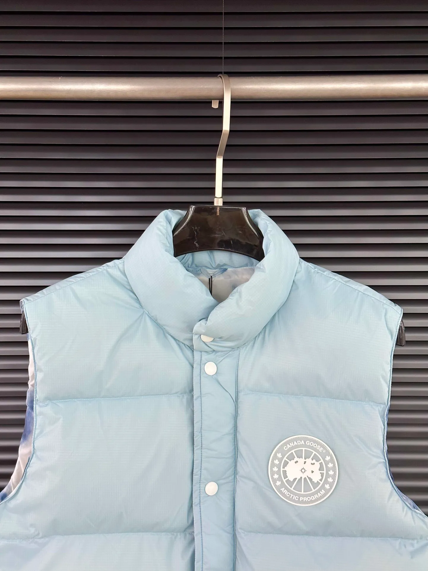 P400 【𝗖𝗮𝗻𝗮𝗱𝗮𝗴𝗼𝗼𝘀𝗲】/Canada Goose/White Label Glacier Down Vest/Dawn Blue